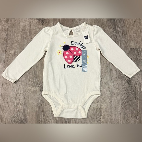 NWT GAP Daddy’s Love Bug Bodysuit | Baby Girl Ladybug One Piece 18-24M - Picture 2 of 5